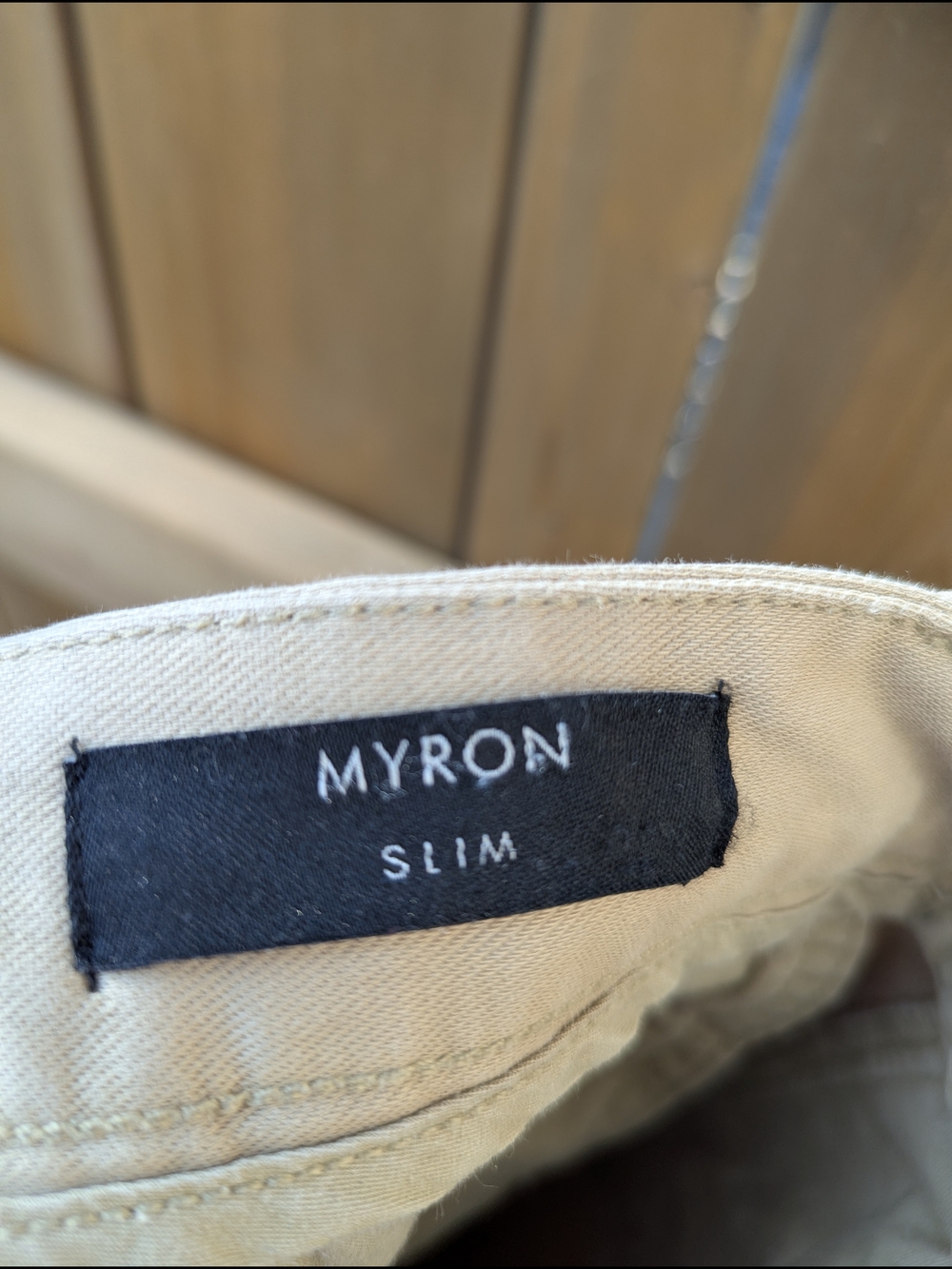 GUESS Myron Slim Fit Chinos 33 Tan Khakis Old Money Quiet Luxury Modern Prep - Picture 8 of 10